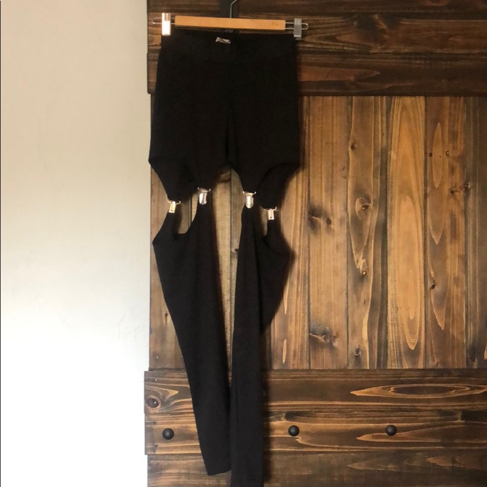 Black leggings